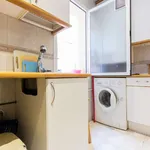 Rent a room of 77 m² in Madrid