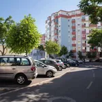 Rent 1 bedroom apartment of 45 m² in lisbon