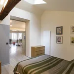 Appartement de 78 m² avec 1 chambre(s) en location à Paris