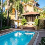 Rent 3 bedroom house of 340 m² in Puerto Banús