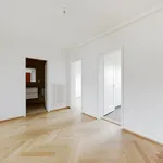 Rent 4 bedroom apartment of 66 m² in Geneva