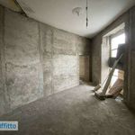 Affitto 5 camera appartamento di 130 m² in Naples