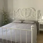 Rent a room of 120 m² in alicante