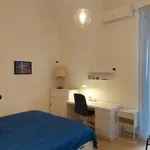 Rent 2 bedroom apartment of 63 m² in Naples