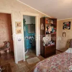 Rent 4 bedroom apartment of 170 m² in Roma