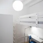 Rent 4 bedroom apartment in Barcelona