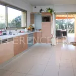 Maison de 300 m² avec 8 chambre(s) en location à Mougins