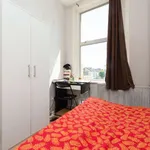 Rent a room of 60 m² in london