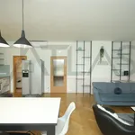 Rent 4 bedroom house in Prague