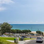 Rent 2 bedroom apartment of 65 m² in manhattan beach