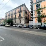 Affitto 5 camera appartamento di 140 m² in Napoli