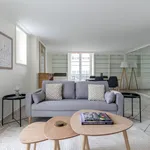 Appartement de 1076 m² avec 2 chambre(s) en location à Paris