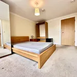 Rent 3 bedroom flat in Leeds