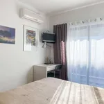 Rent a room in lisbon