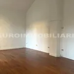 Affitto 2 camera appartamento di 110 m² in Brescia