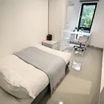 Rent 3 bedroom flat in Leeds