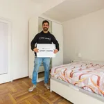 Rent a room of 160 m² in madrid