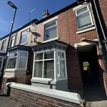 Rent 3 bedroom flat in North East Derbyshire