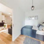 Rent 4 bedroom apartment of 65 m² in Berlin