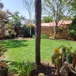 Rent 4 bedroom house of 300 m² in Pretoria