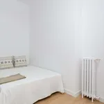 Rent a room of 190 m² in Madrid