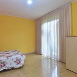 Rent a room of 90 m² in Roma