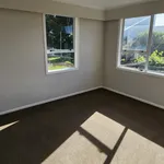 Rent 4 bedroom house in Ōakura