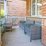 Rent 3 bedroom house of 405 m² in Aurora (Bayview Wellington)