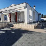 Rent 4 bedroom house of 160 m² in Latina