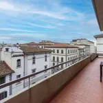 Rent 1 bedroom apartment of 120 m² in florence