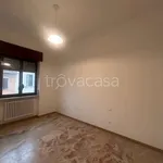 Rent 4 bedroom apartment of 120 m² in Rho