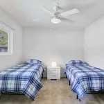 Rent 1 bedroom apartment in Burbank