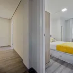 Rent a room of 100 m² in madrid