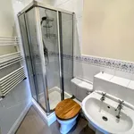 Rent 3 bedroom flat in West Midlands