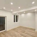 6 bedroom house of 2497 sq. ft in Toronto