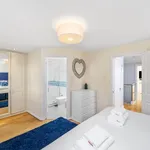 Rent 3 bedroom apartment in Brighton Marina