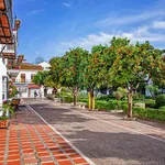 Rent 2 bedroom apartment of 99 m² in Marbella