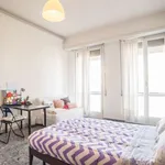 Rent a room of 120 m² in rome