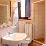 Rent 4 bedroom house of 130 m² in Massa d'Albe