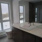 Appartement de 990 m² avec 5 chambre(s) en location à Laval (administrative region)