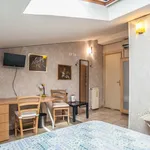 Rent a room of 140 m² in rome