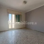 Affitto 3 camera appartamento di 84 m² in Catania