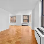 Rent 2 bedroom apartment in Manhattan