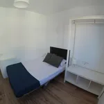 Rent 5 bedroom apartment in Barcelona