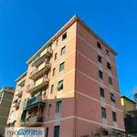 Affitto 4 camera appartamento di 90 m² in Genoa