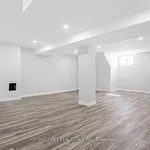 4 bedroom apartment of 3907 sq. ft in Toronto (Bathurst Manor)