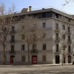 Rent 5 bedroom apartment of 50 m² in Barcelona