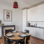 Rent 2 bedroom apartment of 77 m² in Nantes