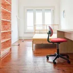 Rent a room in lisbon