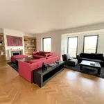 Huur 3 slaapkamer appartement van 200 m² in Brussel